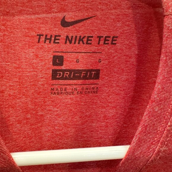 Nike T-Shirt - Picture 3 of 3